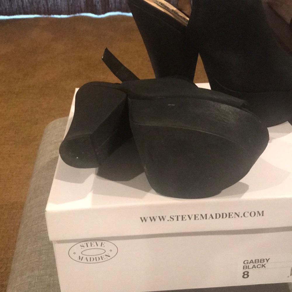 Shoes - Picture 3 of 3